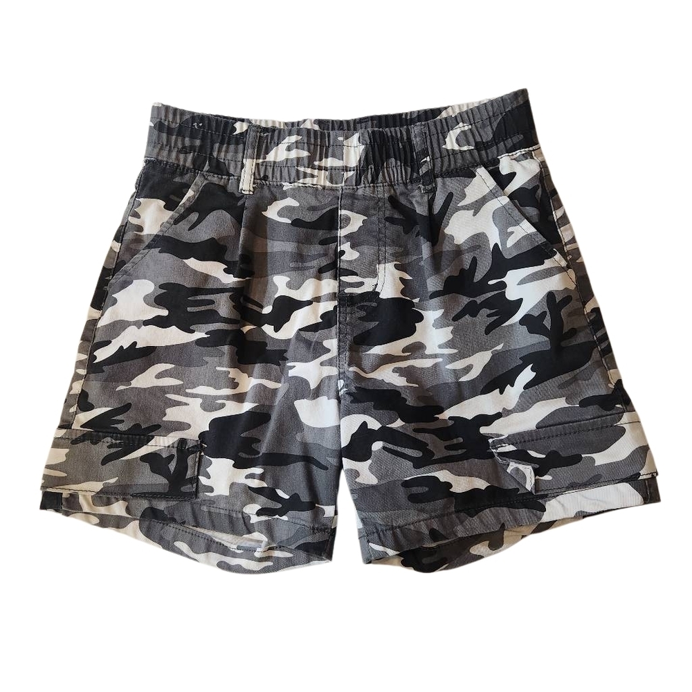 Women's V.I.P. Camouflage Shorts Size 7/8‎